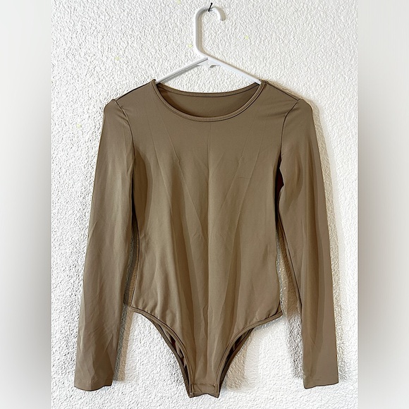 Tan bodysuit - Picture 1 of 2
